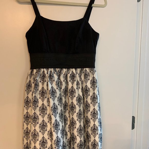 Empire Waist Black & White Dress. Mini length. - Picture 2 of 10